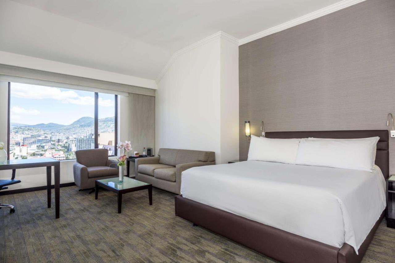 Готель Nh Collection Quito Royal Екстер'єр фото